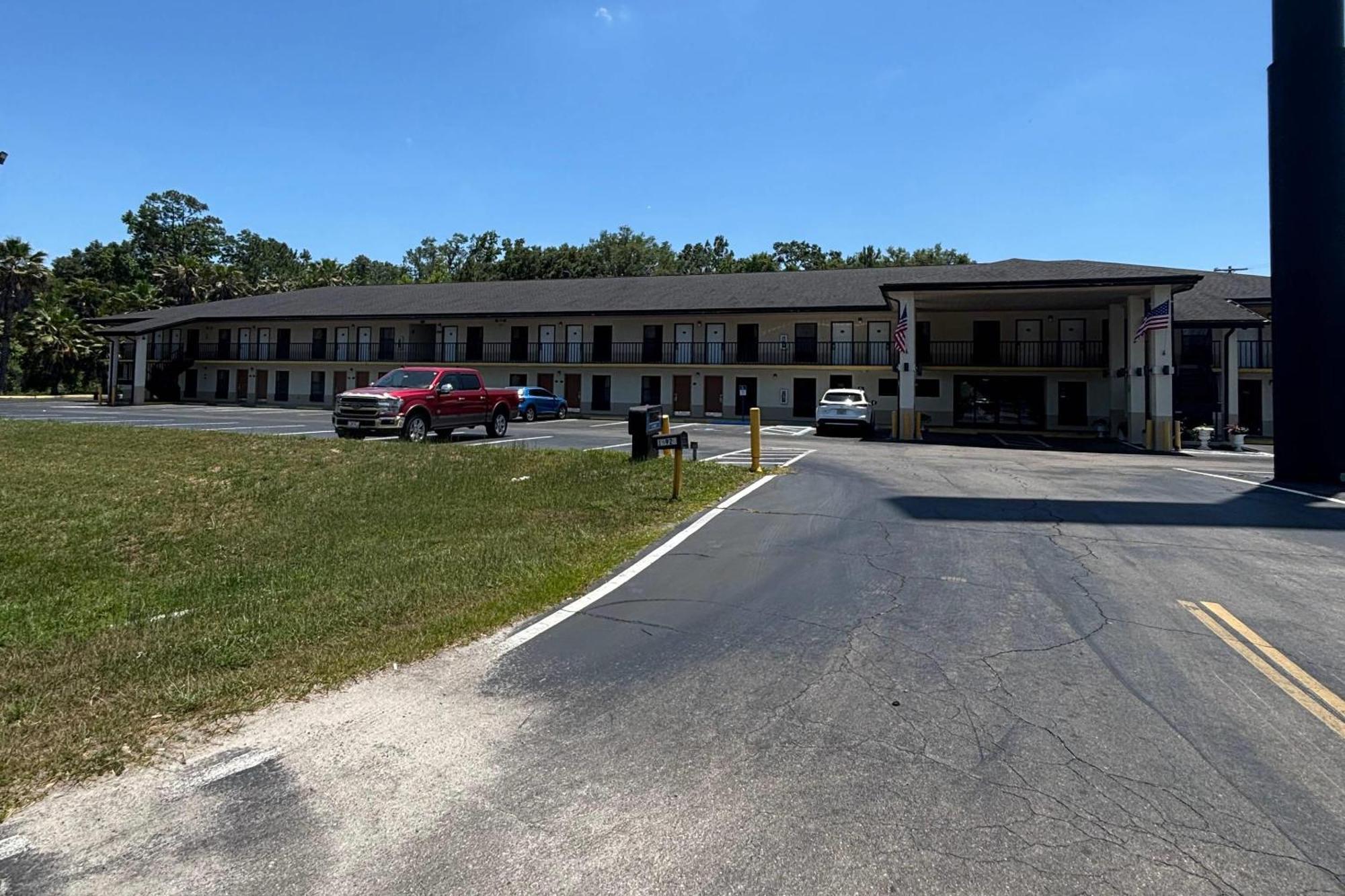 High Springs Inn Soon To Be Clarion Pointe Alachua Exterior foto