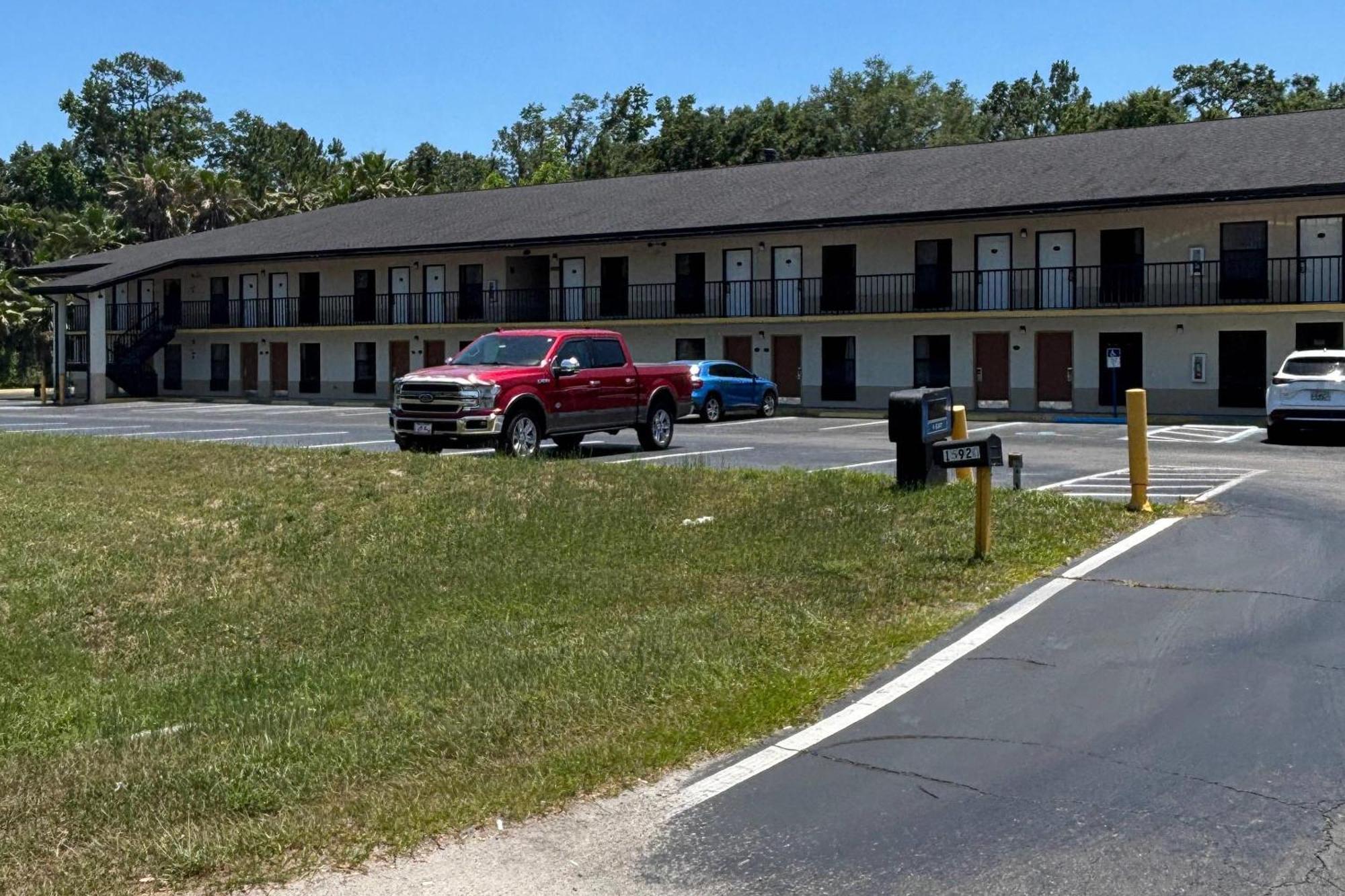 High Springs Inn Soon To Be Clarion Pointe Alachua Exterior foto
