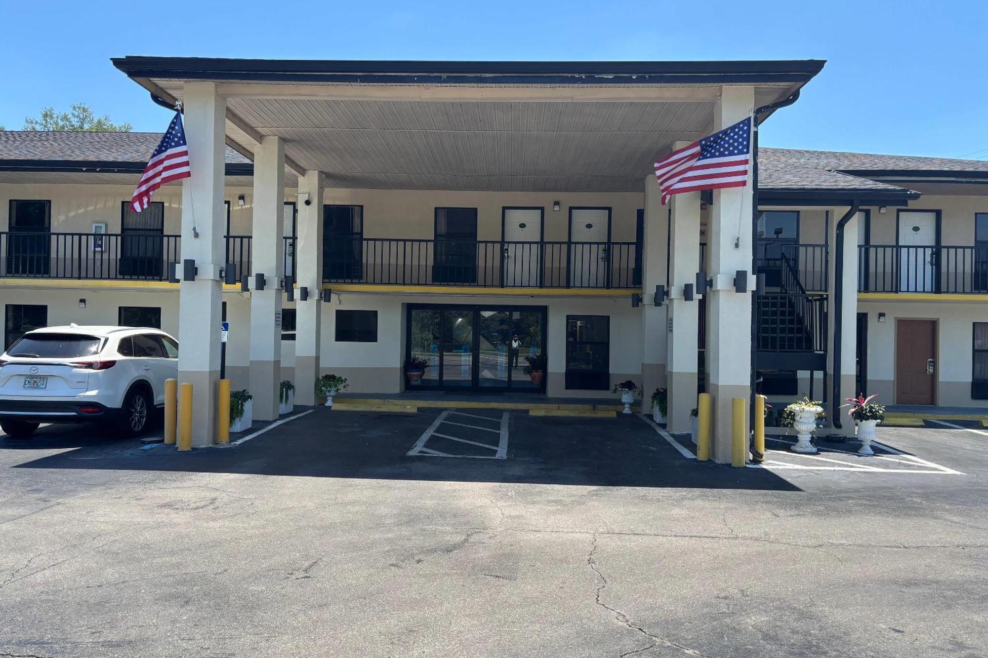High Springs Inn Soon To Be Clarion Pointe Alachua Exterior foto
